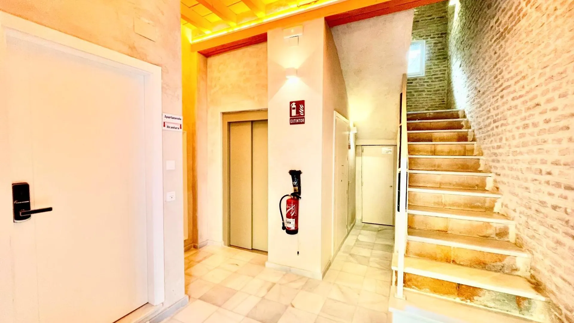 Philippe'S Home Triana Con Terraza Seville